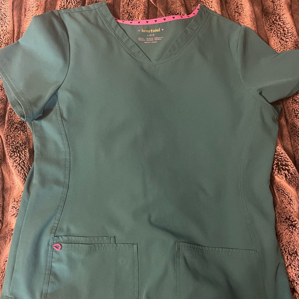 HeartSoul Large Hunter Green scrub top